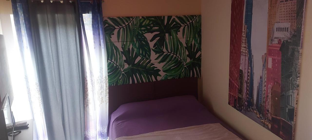 Stanza In Villa Con Giardino Con Box Doccia Idromassaggio Rent A Car Aci Bonaccorsi Exterior foto