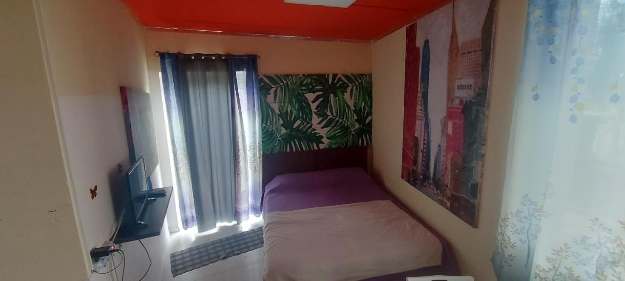 Stanza In Villa Con Giardino Con Box Doccia Idromassaggio Rent A Car Aci Bonaccorsi Exterior foto
